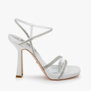 Badgley Mischka White Urbana Pumps
